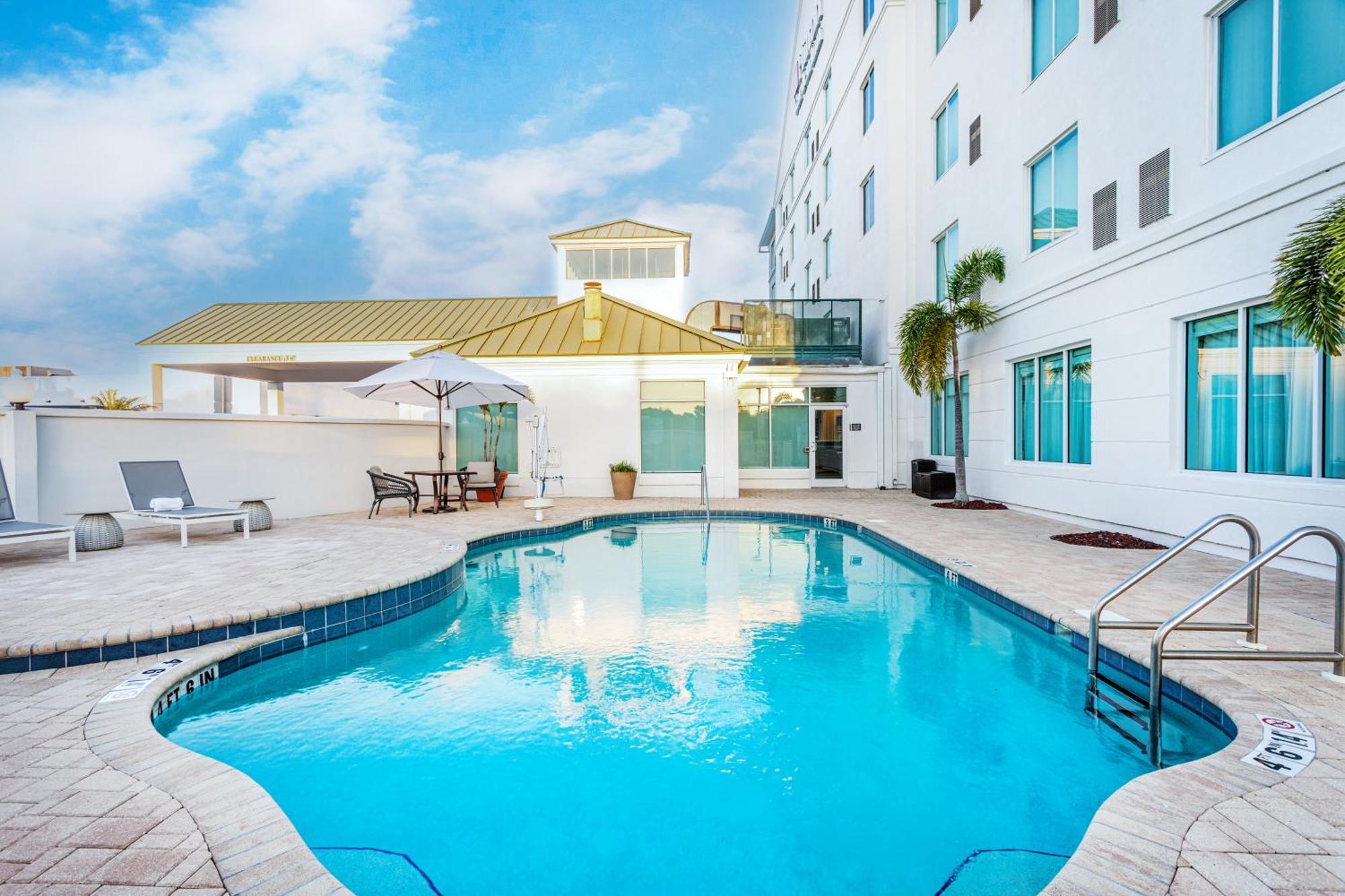 Hilton Garden Inn Tampa Northwest/Олдсмар Екстериор снимка