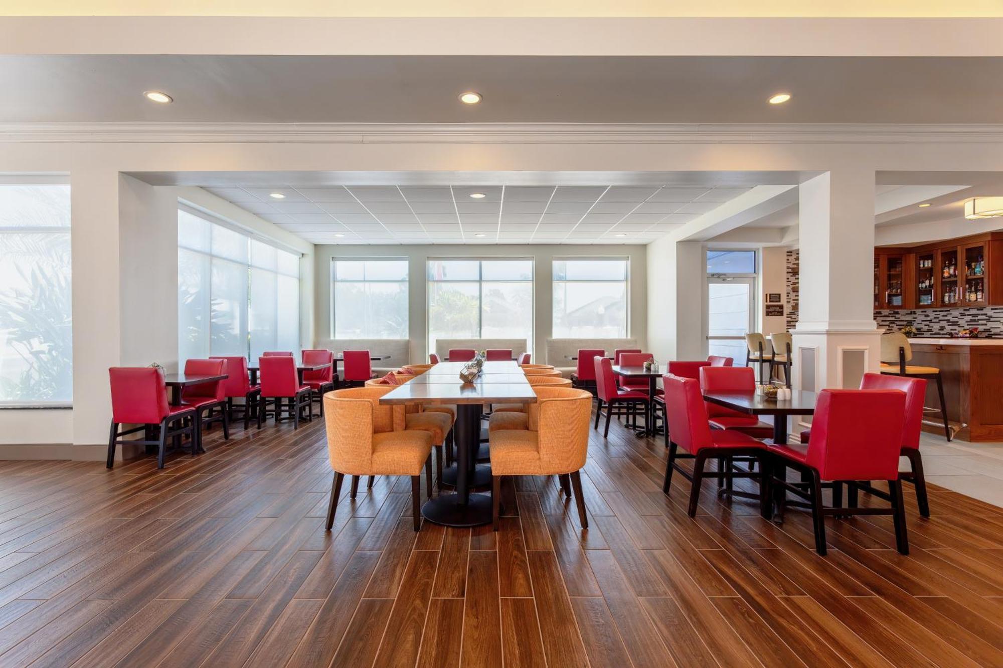 Hilton Garden Inn Tampa Northwest/Олдсмар Екстериор снимка